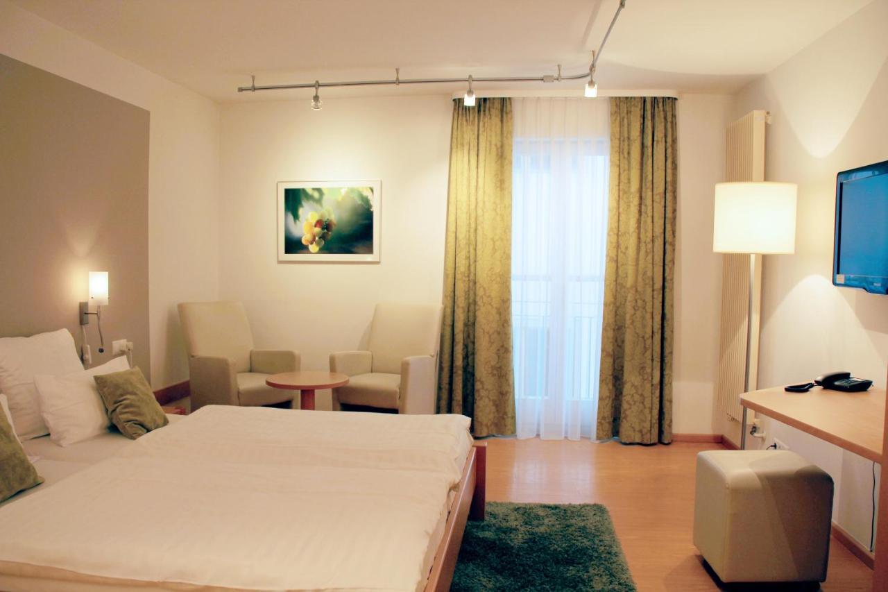 Hotel Tuchhaus 福尔卡赫 外观 照片